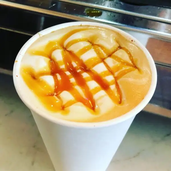 Caramel macchiato with drizzle